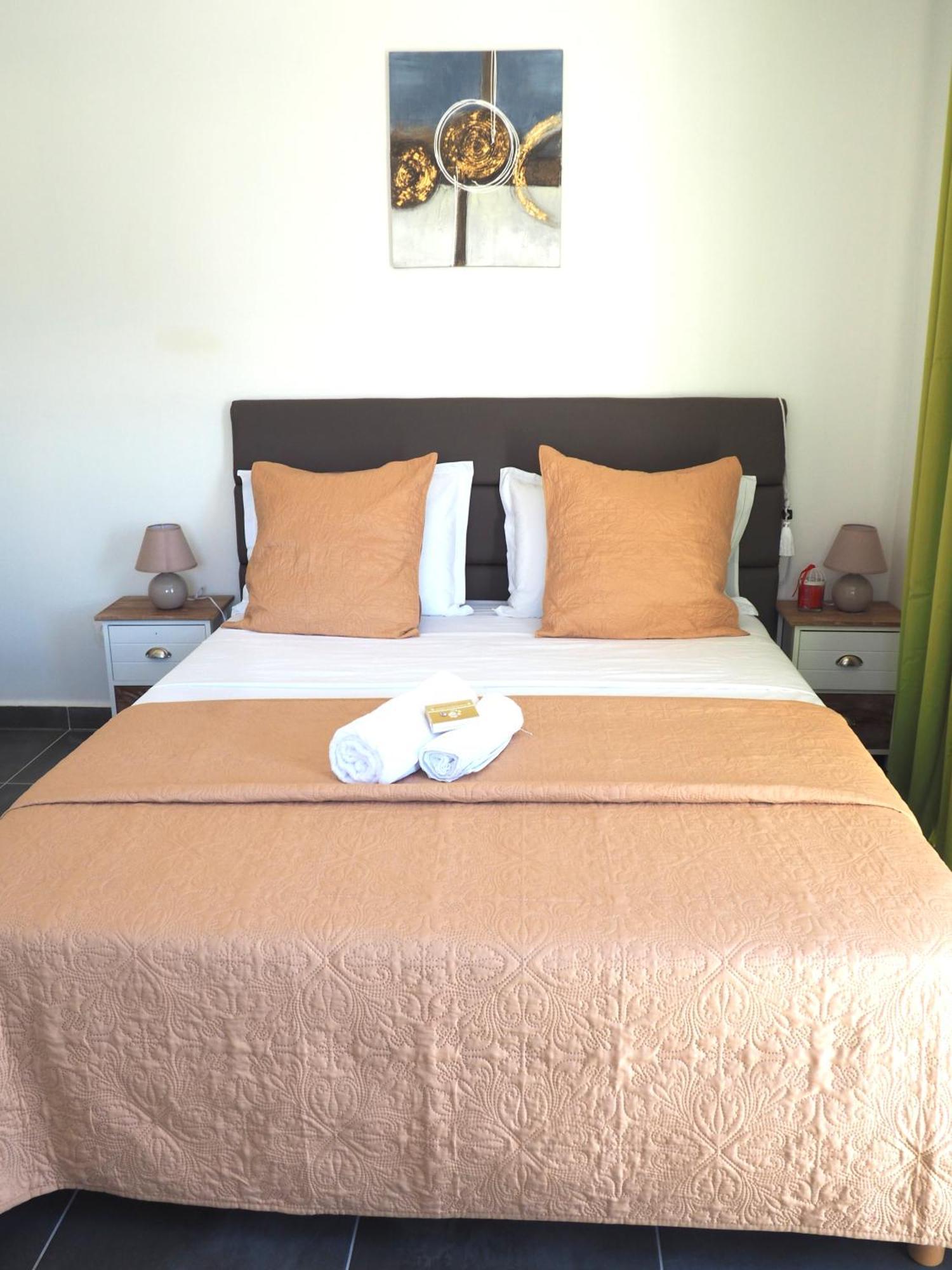 L'Eden De Josephine Apartment เลอ มูเล่ ภายนอก รูปภาพ